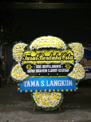 Papan Bunga Duka di Tomarundung